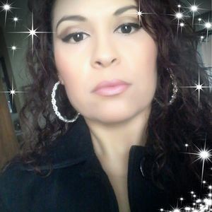 Meet your Posher, Saeli